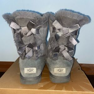 UGG Bailey Bow Boots - Grey